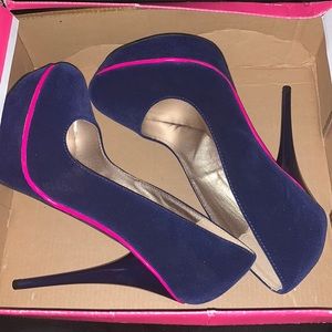 Blue Velvet Size Us 7 1/2